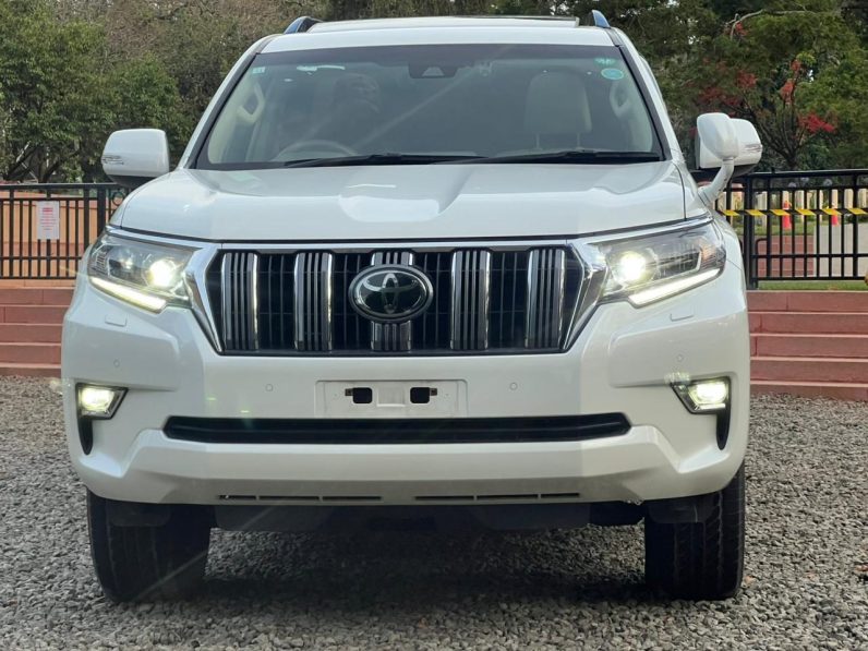 
								Toyota LandCruiser Prado TXL full									