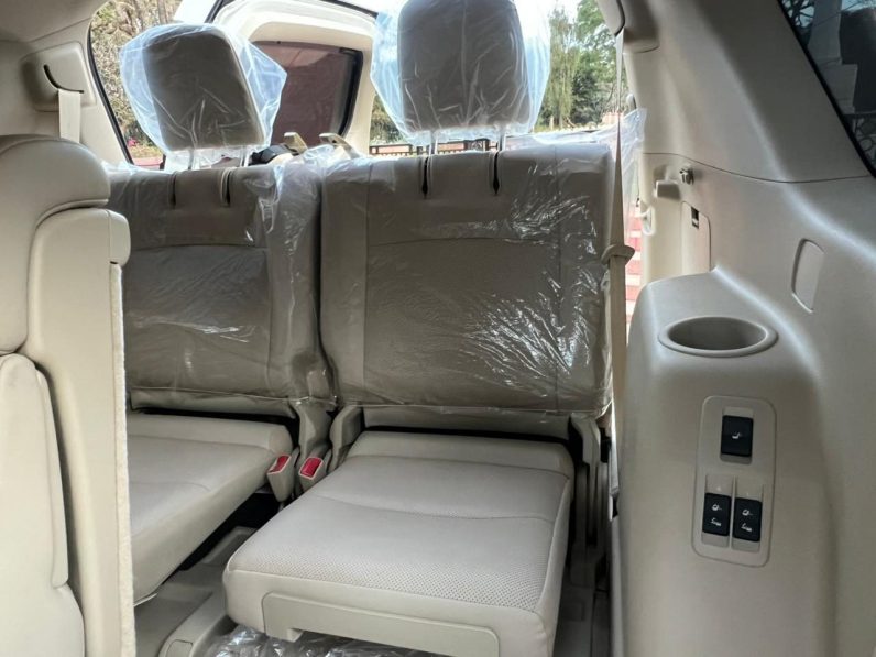 
								Toyota LandCruiser Prado TXL full									