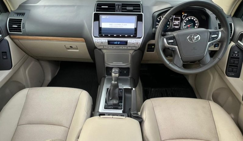 
								Toyota LandCruiser Prado TXL full									