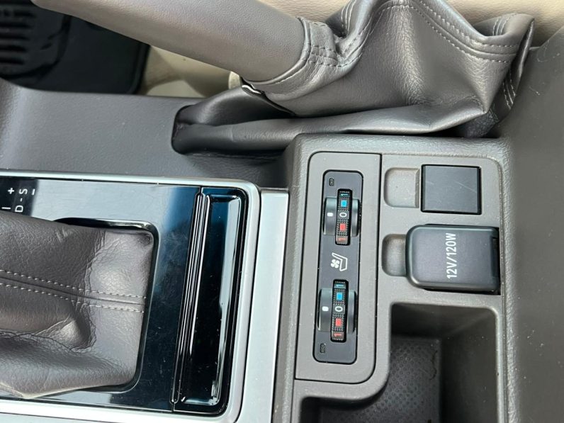 
								Toyota LandCruiser Prado TXL full									