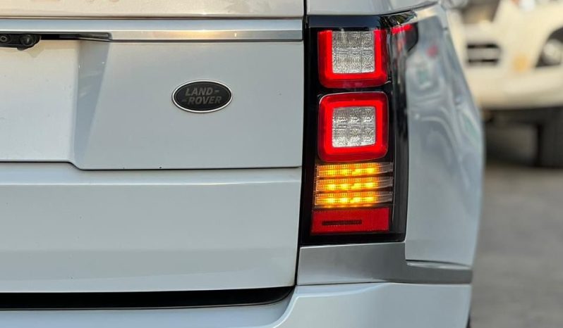 
								Range Rover Vogue full									