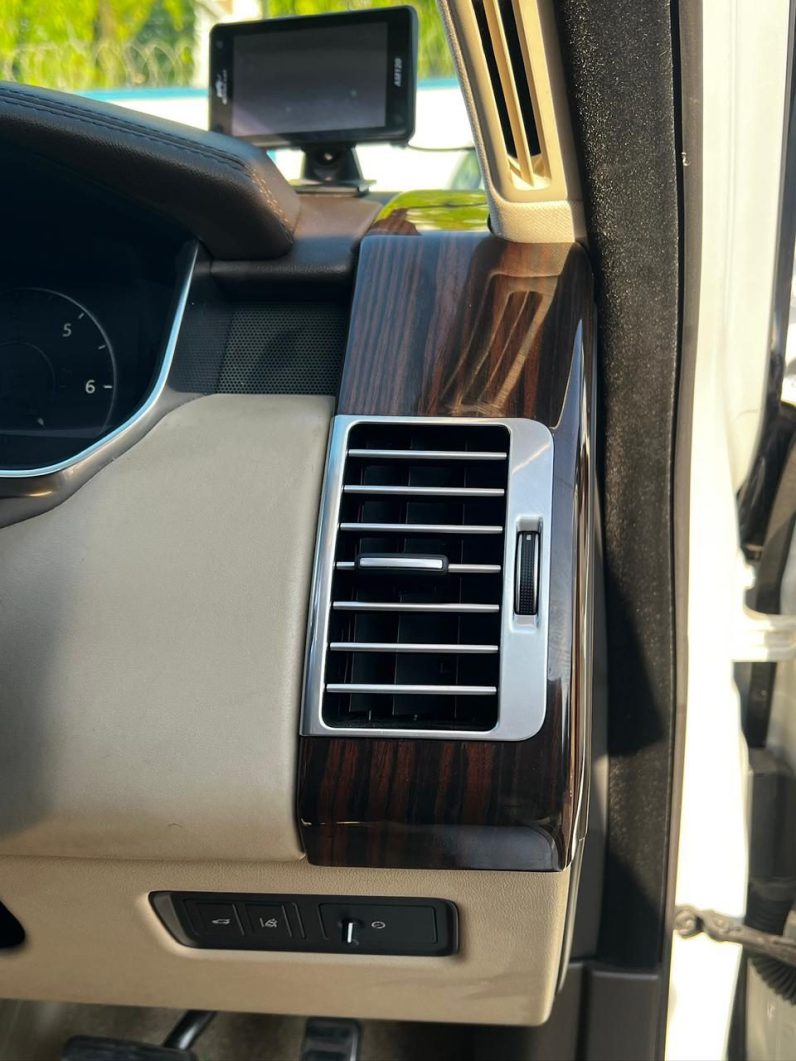 
								Range Rover Vogue full									