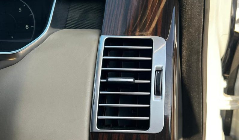 
								Range Rover Vogue full									