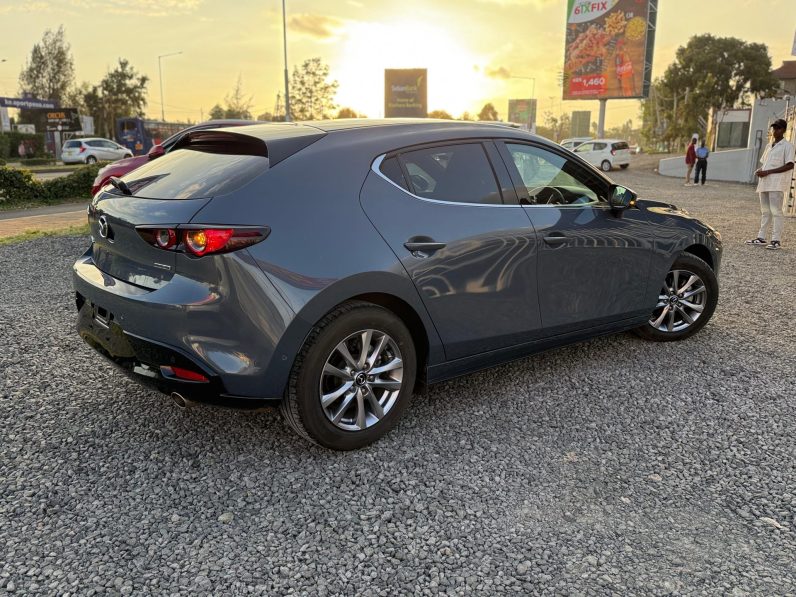 
								Mazda 3 full									