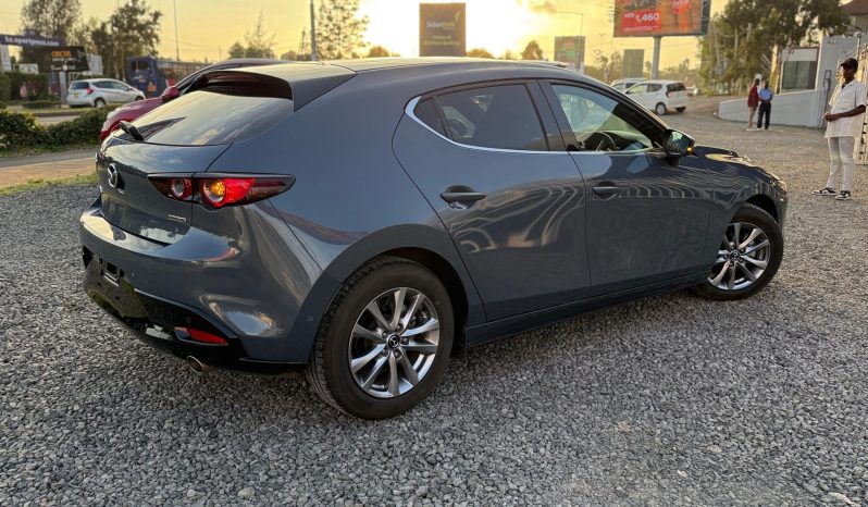 
								Mazda 3 full									