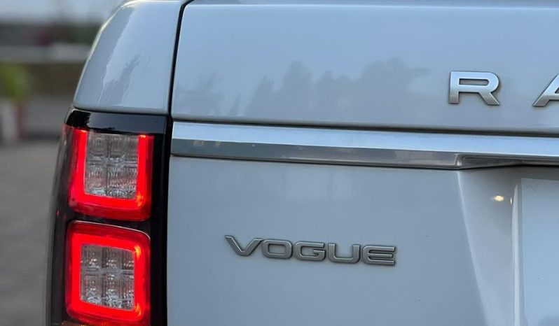 
								Range Rover Vogue full									