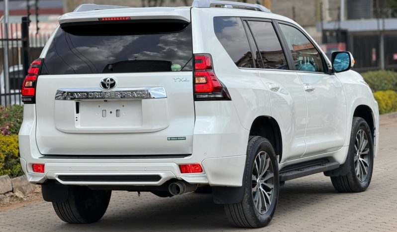 
								Toyota LandCruiser Prado TXL full									