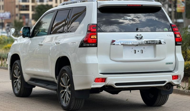 
								Toyota LandCruiser Prado TXL full									