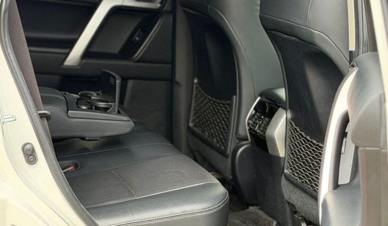 
								Toyota LandCruiser Prado TXL full									