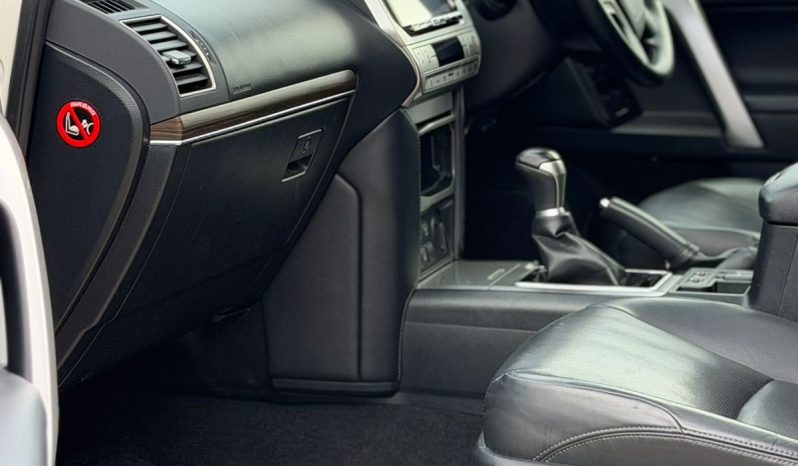 
								Toyota LandCruiser Prado TXL full									