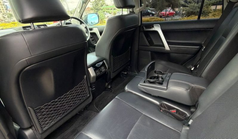 
								Toyota LandCruiser Prado TXL full									