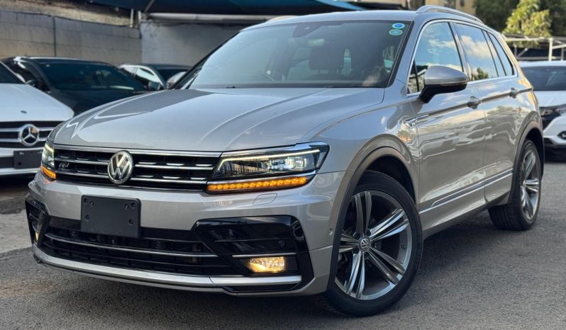
								Volkswagen Tiguan R-Line full									