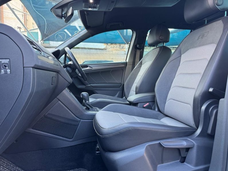 
								Volkswagen Tiguan R-Line full									