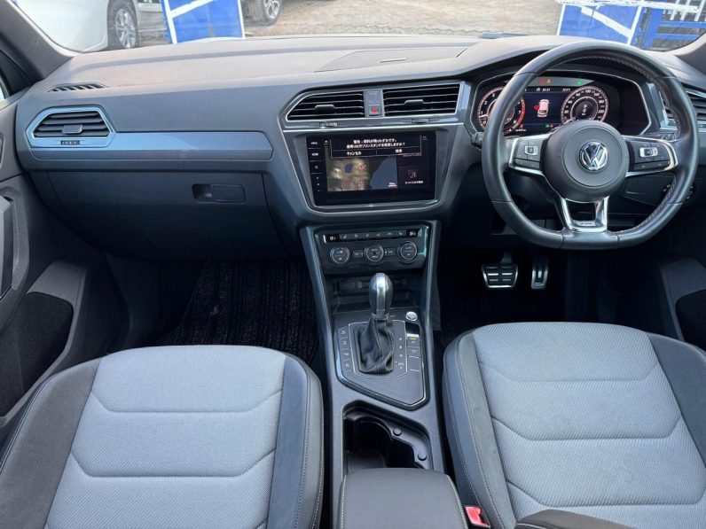 
								Volkswagen Tiguan R-Line full									