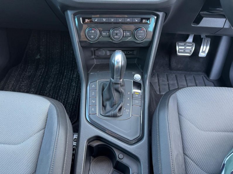 
								Volkswagen Tiguan R-Line full									