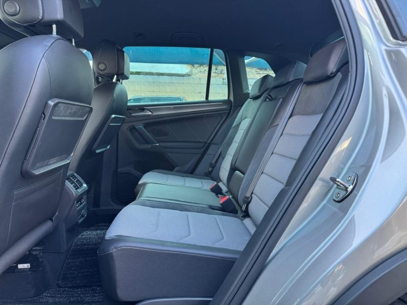 
								Volkswagen Tiguan R-Line full									