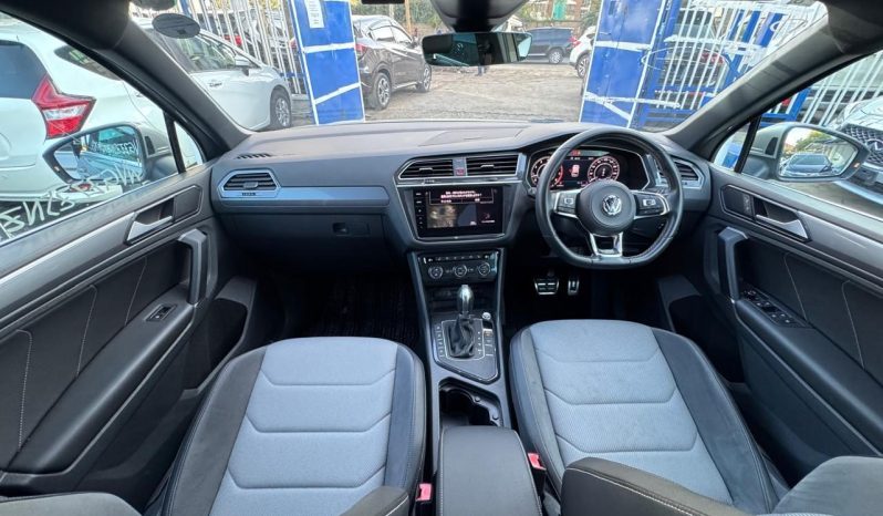 
								Volkswagen Tiguan R-Line full									