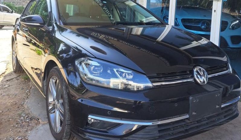 
								Volkswagen Golf full									