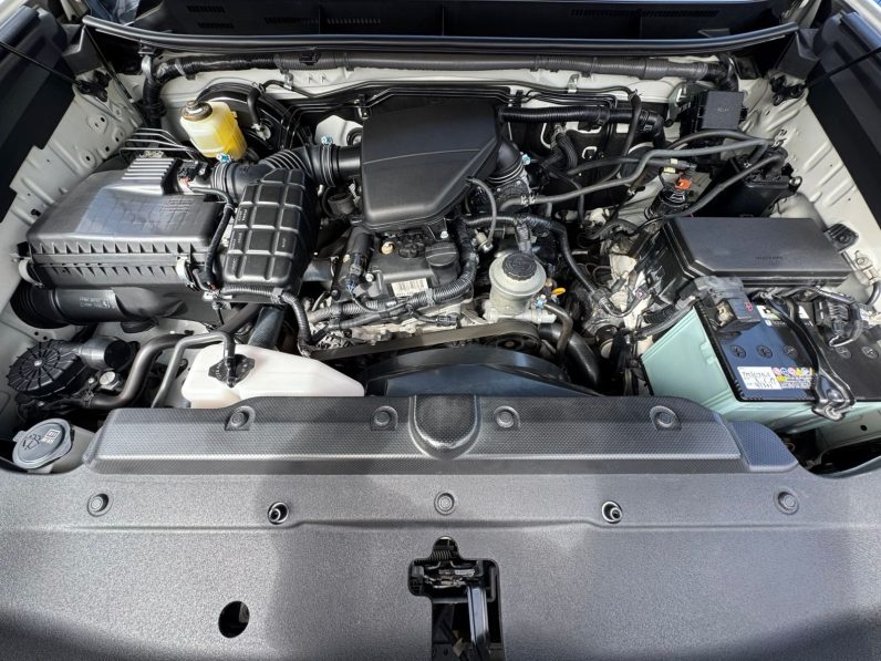 
								Toyota Land Cruiser Prado TX full									