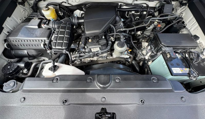 
								Toyota Land Cruiser Prado TX full									