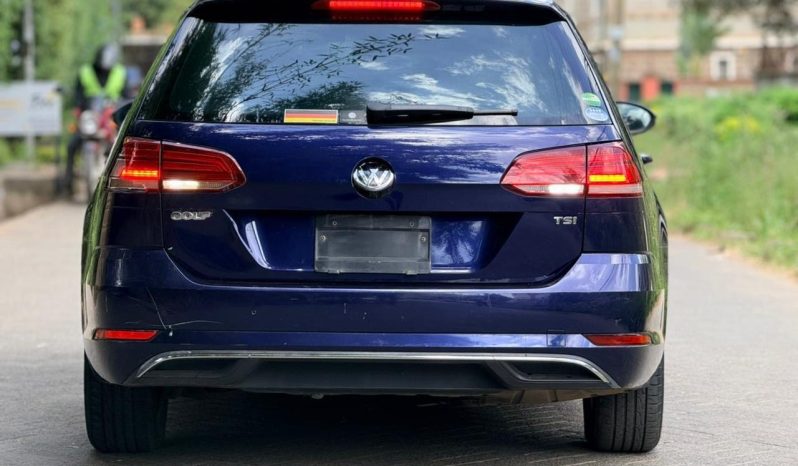 
								Volkswagen Golf TSI full									