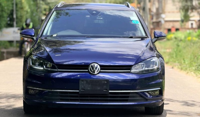 
								Volkswagen Golf TSI full									