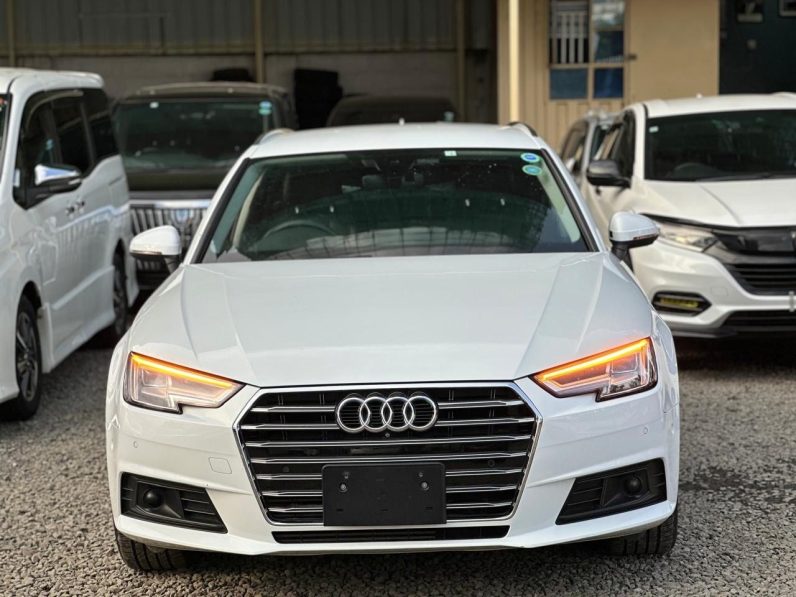 
								Audi A4 Quattro Station Wagon full									