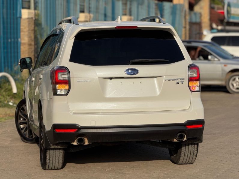 
								Subaru Forester XT full									