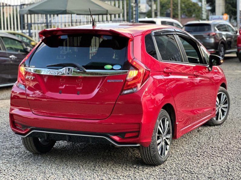 
								Honda Fit RS full									