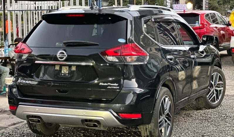 
								Nissan X-trail full									