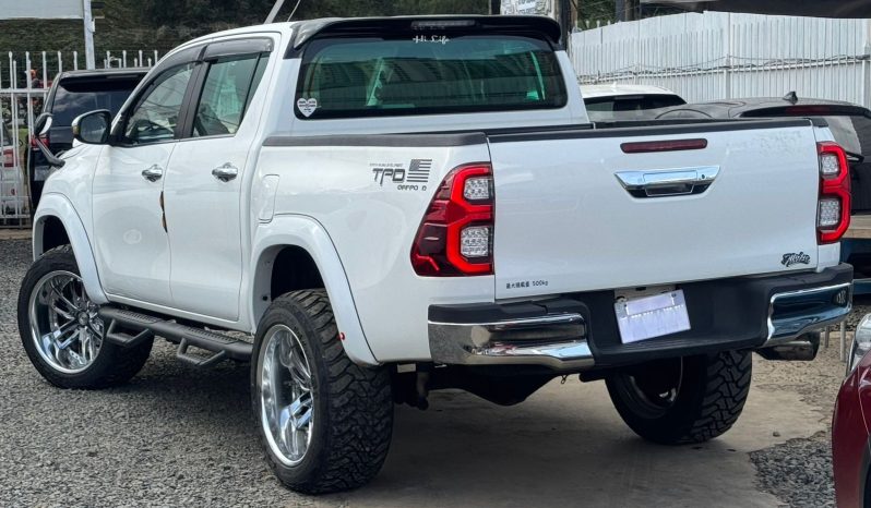 
								Toyota Hilux full									