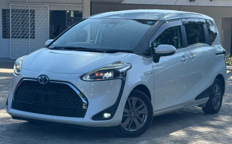 
								Toyota Sienta full									