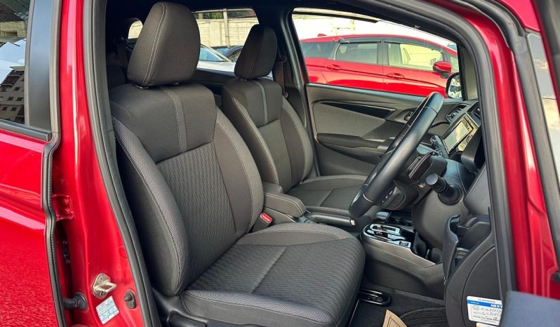 
								Honda Fit RS full									