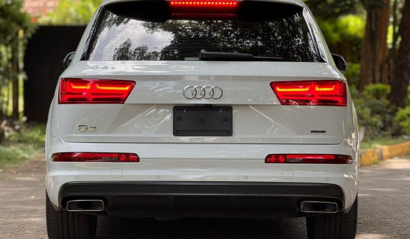 
								Audi Q7 TFSI full									