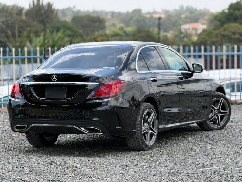 
								Mercedes Benz C200 full									