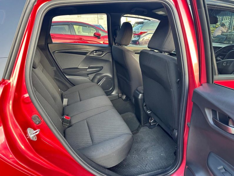 
								Honda Fit RS full									