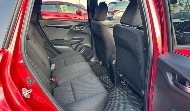 
								Honda Fit RS full									