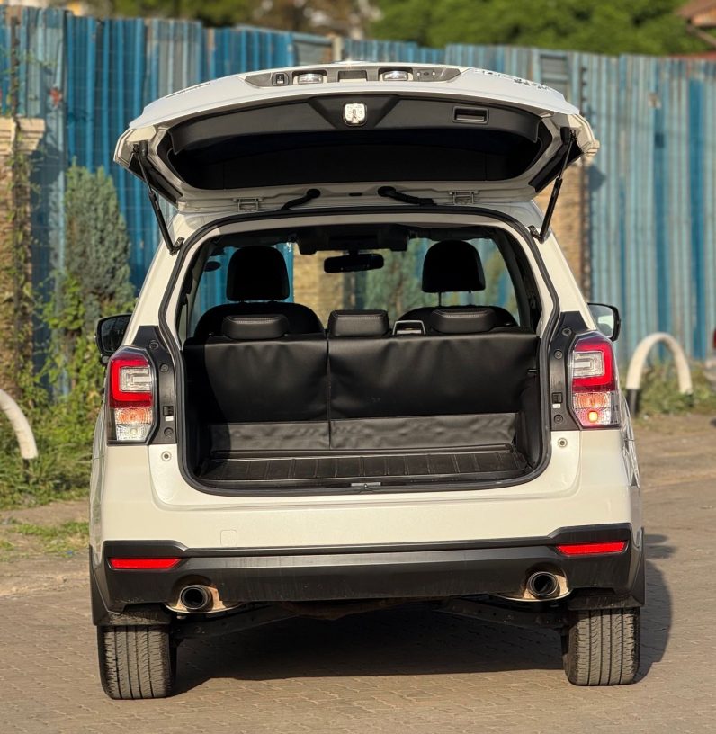 
								Subaru Forester XT full									