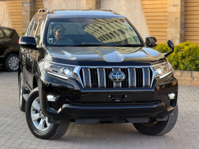 
								Toyota landcruiser TXL full									