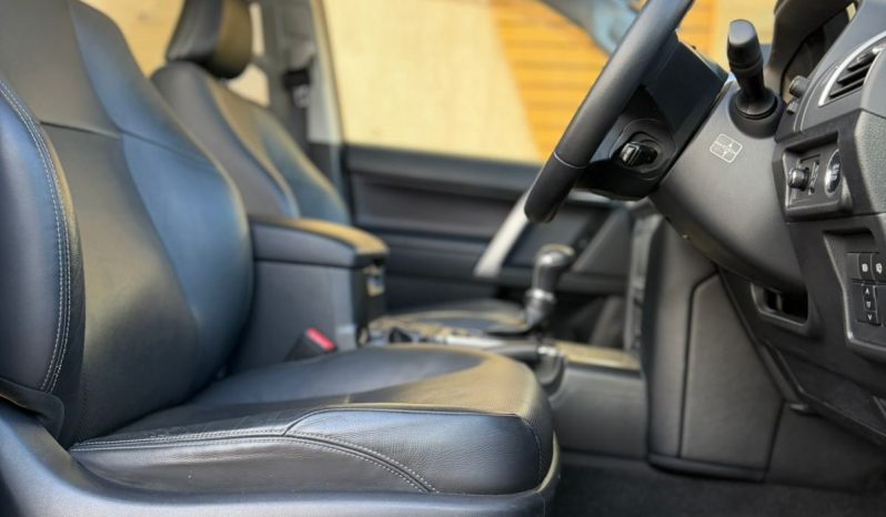 
								Toyota landcruiser TXL full									