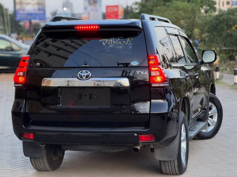 
								Toyota landcruiser TXL full									