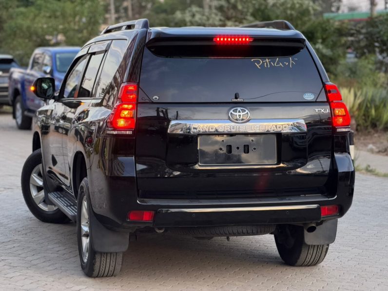 
								Toyota landcruiser TXL full									