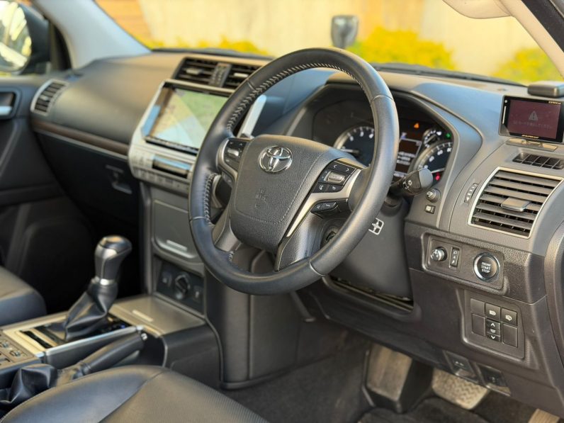 
								Toyota landcruiser TXL full									