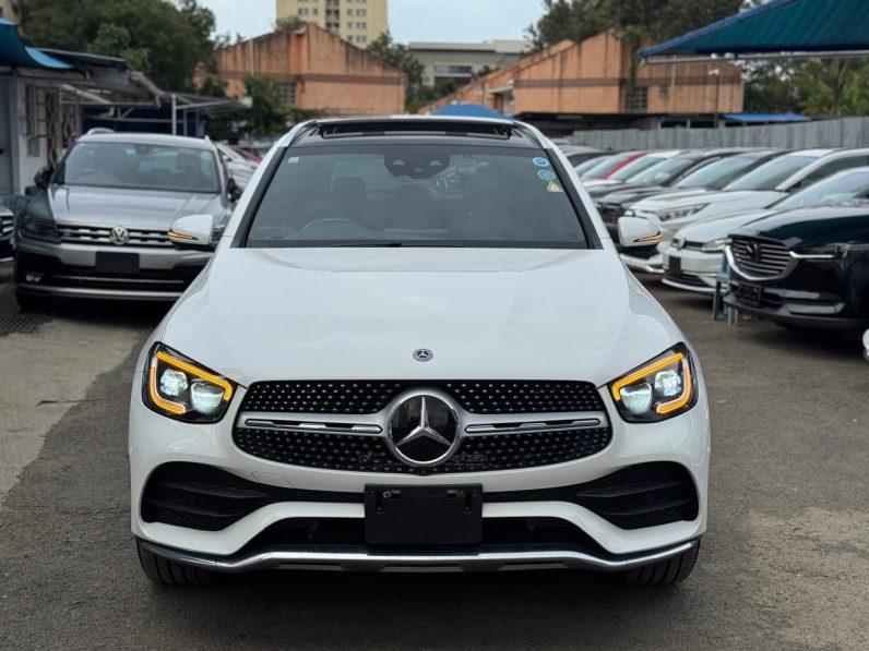 
								Mercedes Benz GLC 300 full									