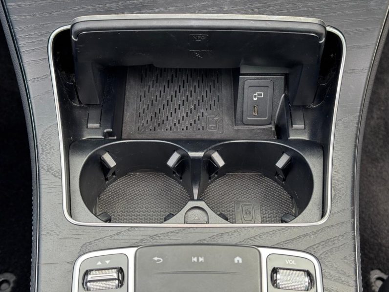 
								Mercedes Benz GLC 300 full									