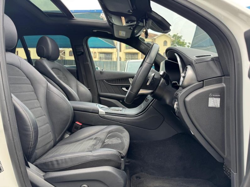 
								Mercedes Benz GLC 300 full									