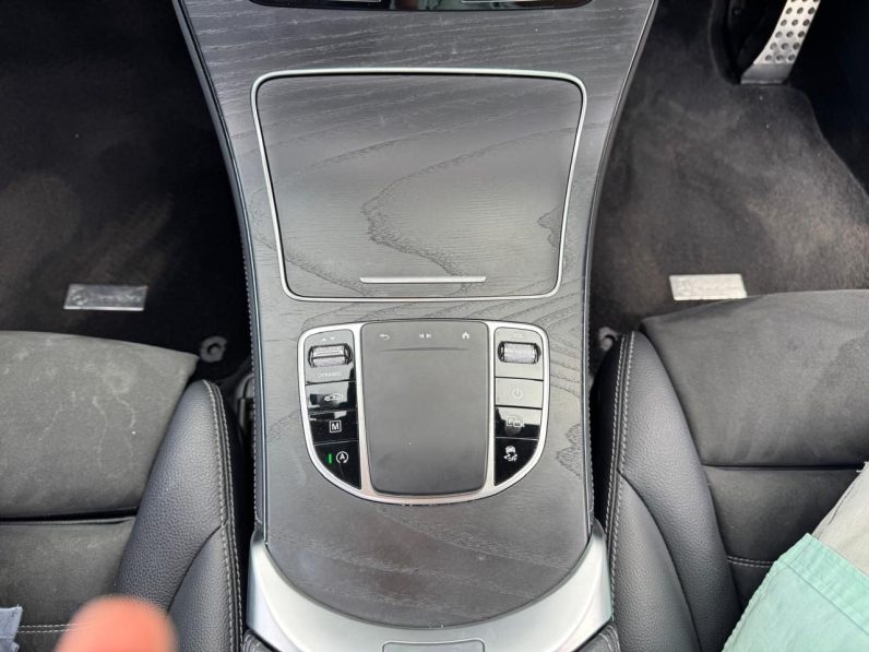 
								Mercedes Benz GLC 300 full									