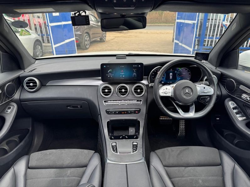 
								Mercedes Benz GLC 300 full									