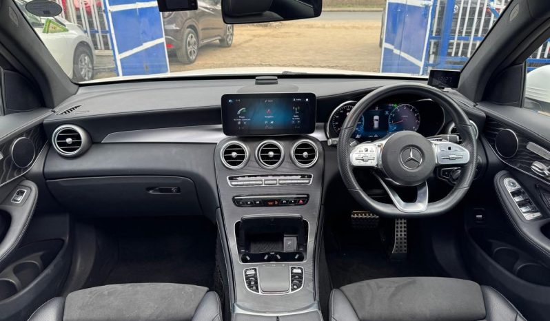 
								Mercedes Benz GLC 300 full									