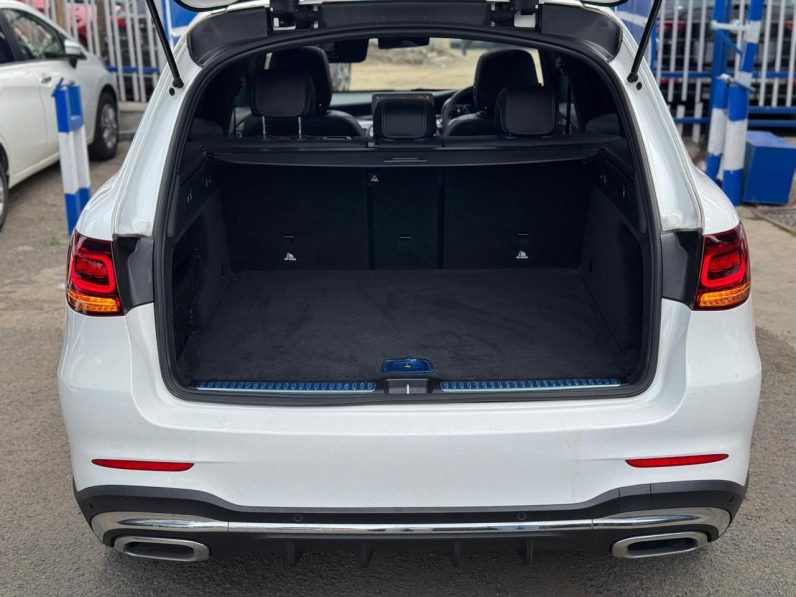
								Mercedes Benz GLC 300 full									